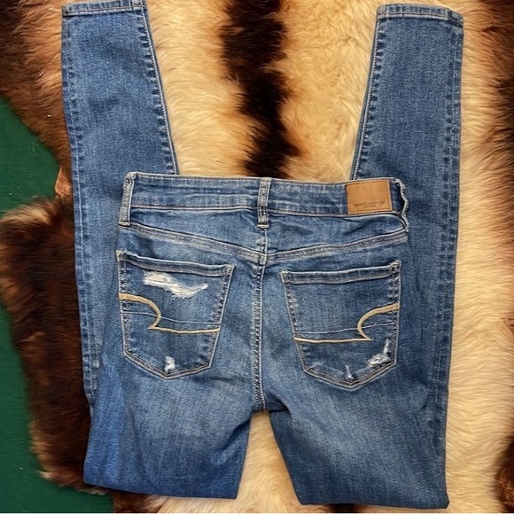American Eagle Outfitters Women's Blue Distressed Jeans - Picture 3 of 6